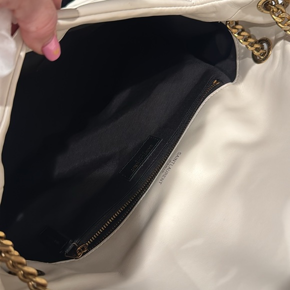 Yves Saint Laurent LouLou Puffer Medium in Blanc Vintage. - Picture 4 of 11